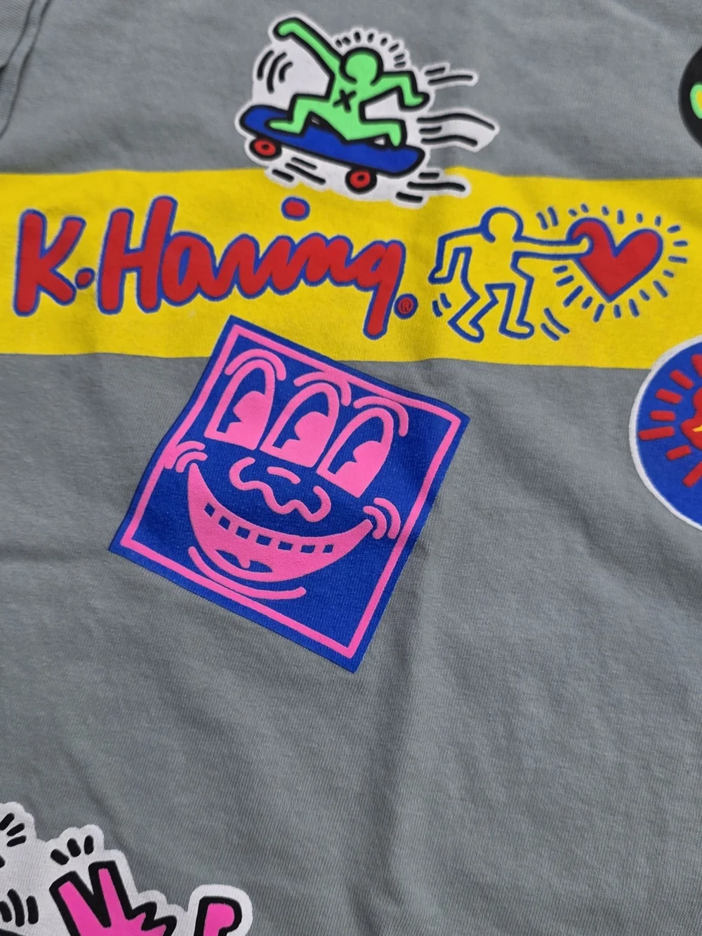 K. Haring Men's Green Short Sleeve Tee with Neon Pop Graphics Size Medium - Picture 3 of 8